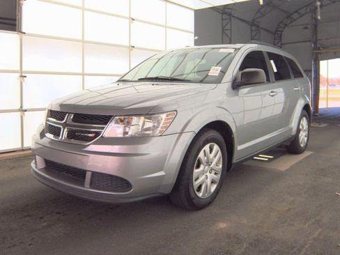 Used 2020 Dodge Journey SE w/ SE Popular Equipment Group image 1