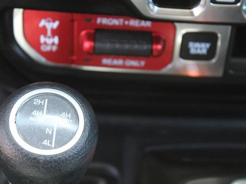 Used 2022 Jeep Wrangler Unlimited Rubicon 4xe w/ Cold Weather Group AWD/4WD image 42
