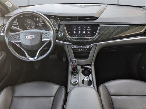 Used 2022 Cadillac XT6 Premium Luxury w/ Technology Package image 17