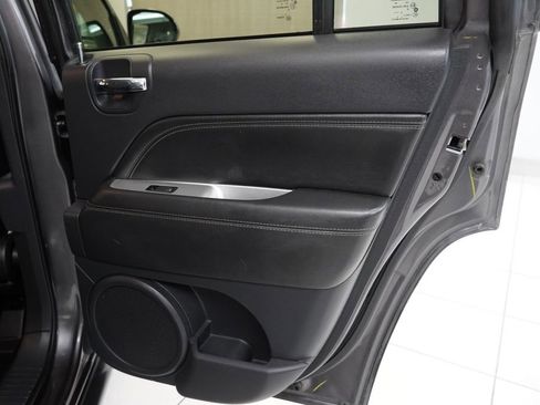 Used 2017 Jeep Compass High Altitude AWD/4WD image 28