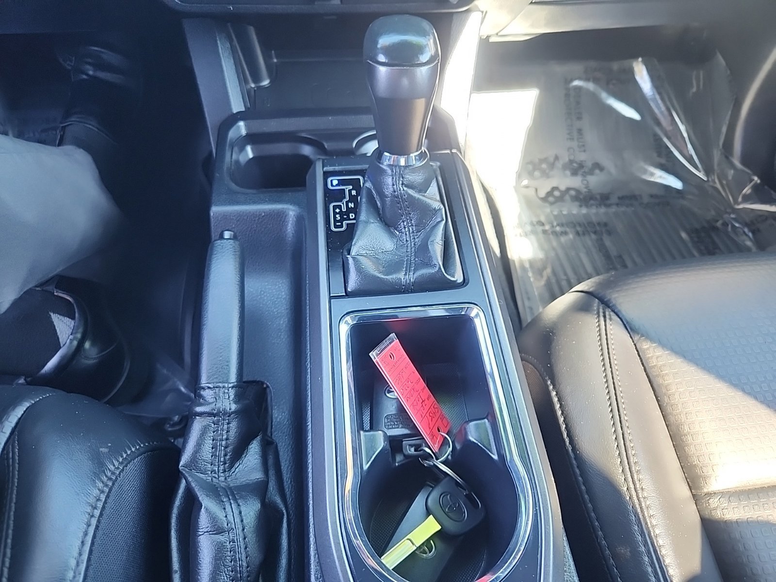 Used 2019 Toyota Tacoma TRD Sport AWD/4WD image 30