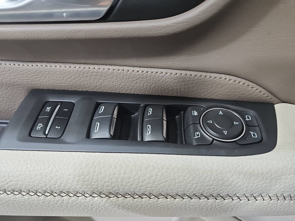 Used 2022 GMC Yukon Denali AWD/4WD image 34