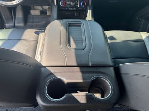 Used 2021 Chevrolet Suburban Premier w/ Premium Package image 18