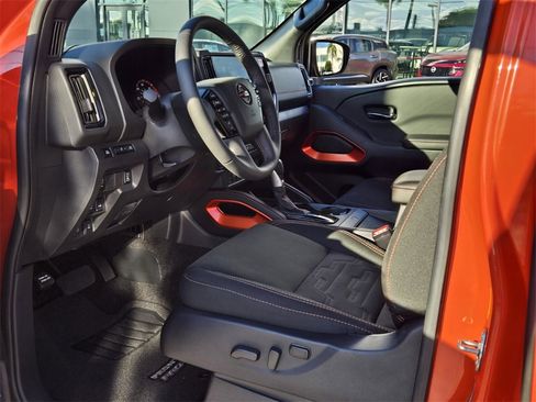 Certified 2025 Nissan Frontier PRO-4X w/ Pro Convenience Package image 12