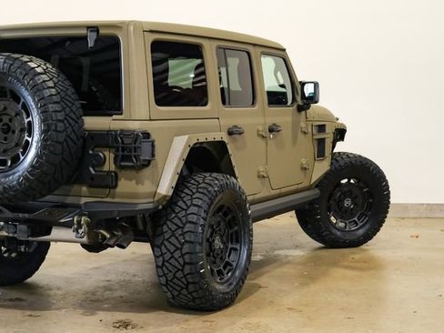 Used 2025 Jeep Wrangler Unlimited Rubicon 392 AWD/4WD image 41