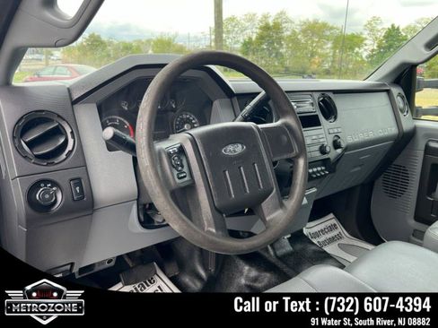Used 2013 Ford F550 4x4 Crew Cab Super Duty w/ Payload Upgrade Pkg image 15
