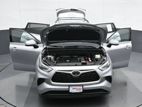 Used 2022 Toyota Highlander L AWD/4WD image 36