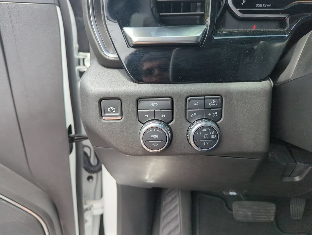 Used 2024 GMC Sierra 1500 SLT AWD/4WD image 19