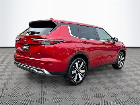 New 2025 Mitsubishi Outlander SE image 5