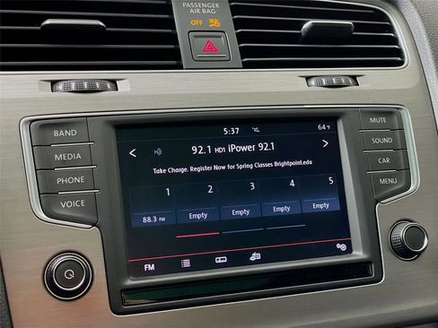 Used 2016 Volkswagen Golf Limited Edition image 17