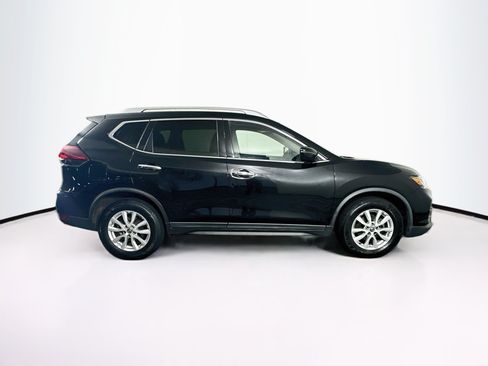 Used 2020 Nissan Rogue SV FWD image 10