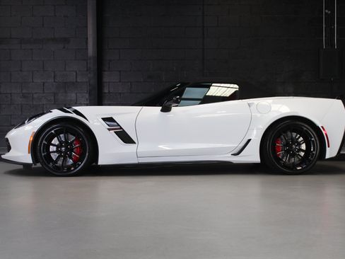 Used 2017 Chevrolet Corvette Grand Sport RWD image 3