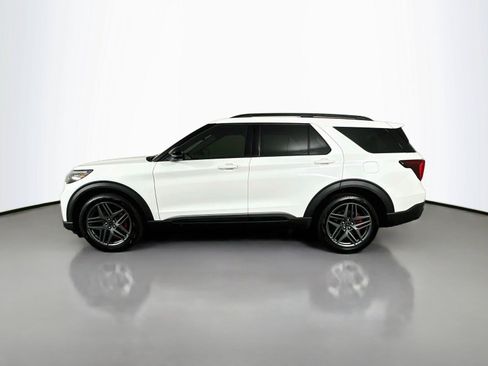 Used 2025 Ford Explorer ST AWD/4WD image 8