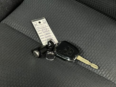 Used 2016 Toyota Camry SE FWD image 36