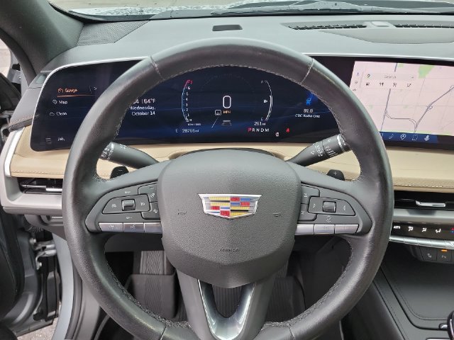 Certified 2024 Cadillac XT4 Luxury w/ Cold Weather Package FWD image 17