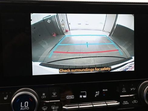 Used 2025 Toyota Highlander XSE AWD/4WD image 45