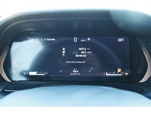 Used 2023 Jeep Grand Cherokee Limited w/ Luxury Tech Group II image 17