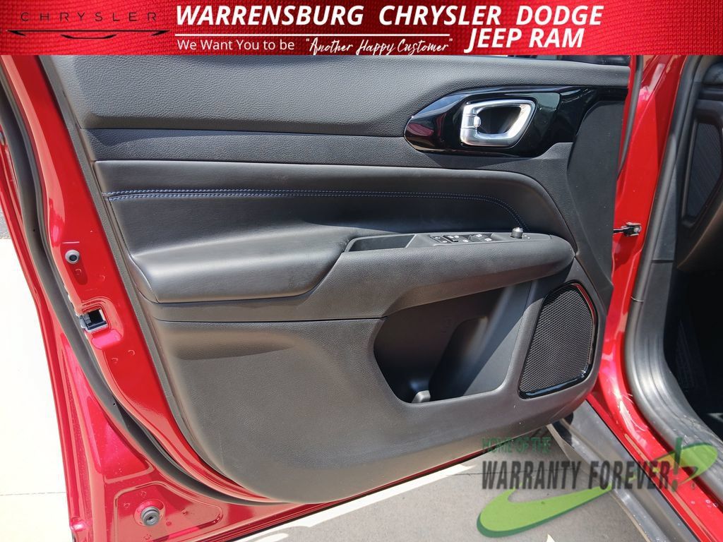 New 2026 Jeep Compass Latitude AWD/4WD image 12