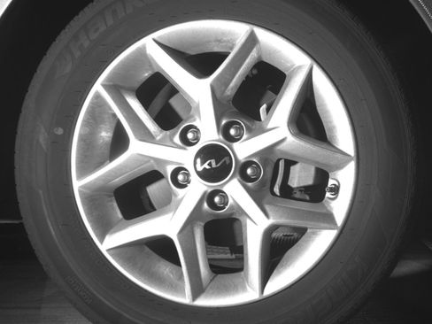 Used 2025 Kia Soul LX w/ LX Technology Package FWD image 16