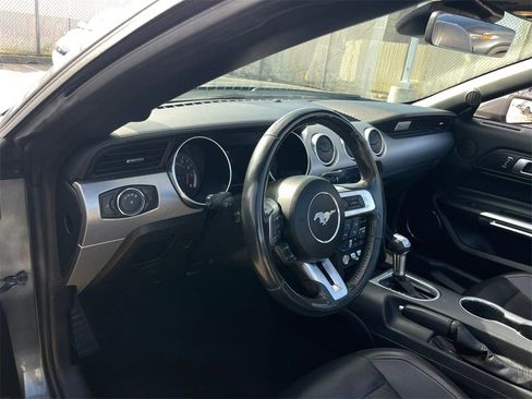 Used 2022 Ford Mustang Premium image 9