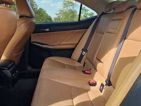 Used 2015 Lexus IS 250 w/ Premium Package RWD image 9