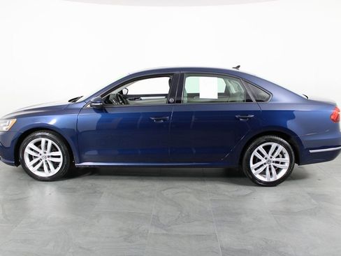 Used 2019 Volkswagen Passat 2.0T Wolfsburg w/ Wheels & Sunroof Package image 9