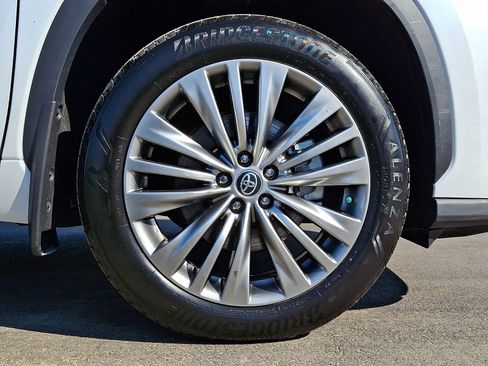 Used 2022 Toyota Highlander Platinum image 8