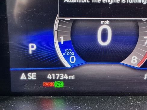 Used 2023 Volkswagen Taos SE w/ Panoramic Sunroof Package FWD image 18