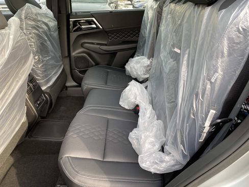 New 2025 Mitsubishi Outlander SEL Black Edition image 6