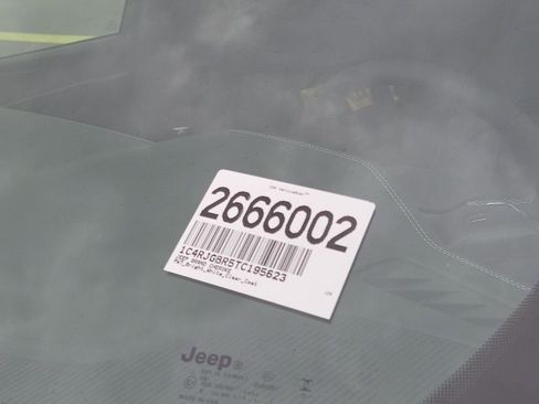New 2026 Jeep Grand Cherokee Limited w/ Luxury Tech Group II RWD image 20