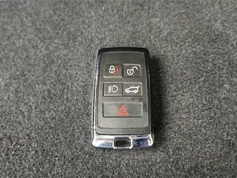 Used 2025 Jaguar F-PACE R-Dynamic S image 59