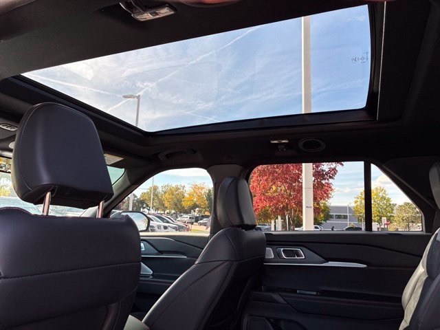Used 2026 Ford Explorer ST w/ Sun And Sound Package AWD/4WD image 24