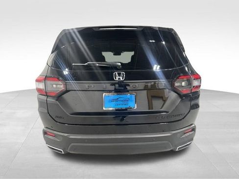 Used 2025 Honda Pilot Black Edition image 7