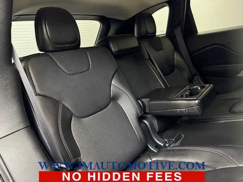 Used 2018 Jeep Cherokee Latitude Plus AWD/4WD image 18