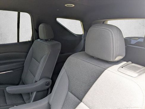 Used 2024 Chevrolet Traverse LT FWD image 16