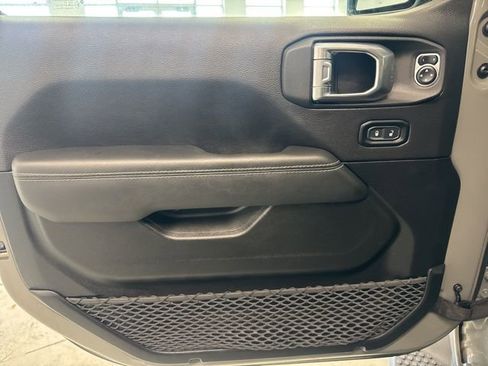 Used 2023 Jeep Wrangler Unlimited Sahara w/ Cold Weather Group image 18