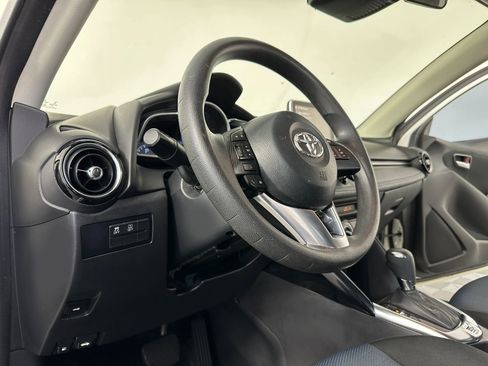 Used 2017 Toyota Yaris iA image 32