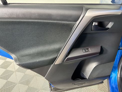 Used 2017 Toyota RAV4 LE image 24