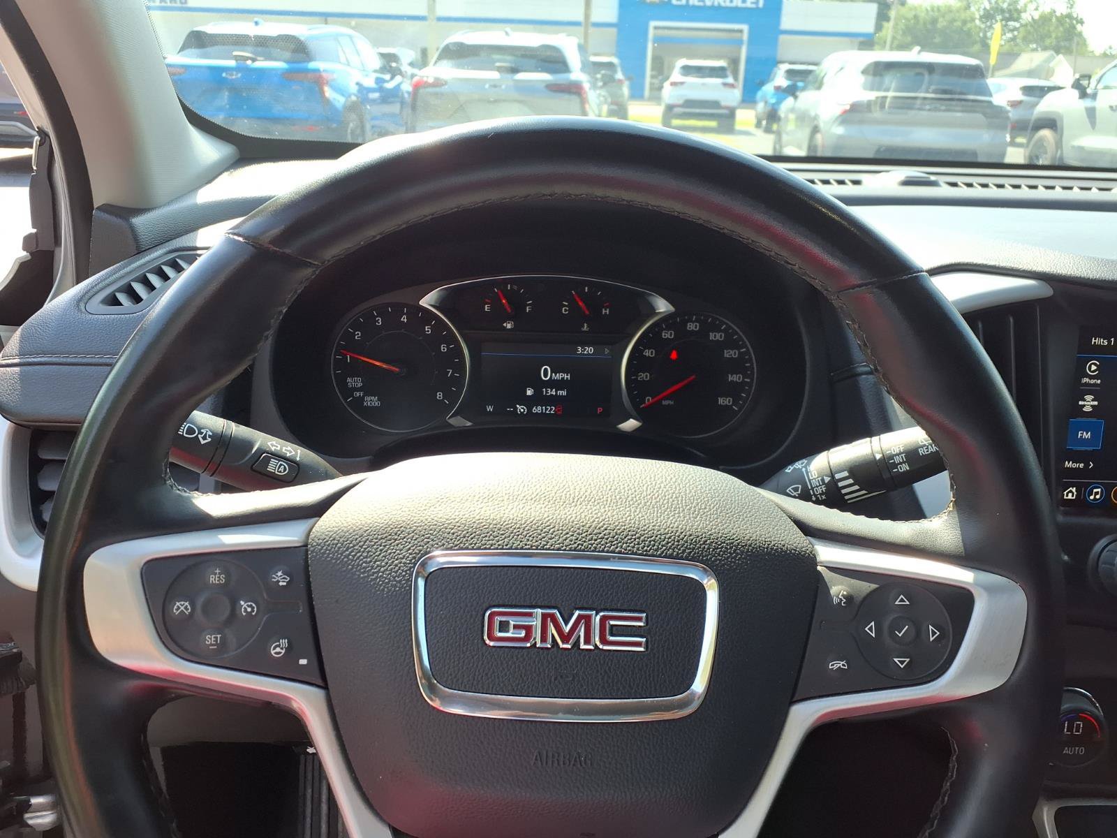 Used 2024 GMC Terrain SLT AWD/4WD image 10