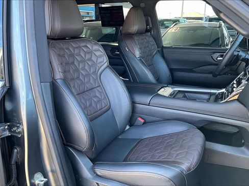 Used 2025 Nissan Armada Platinum Reserve image 8