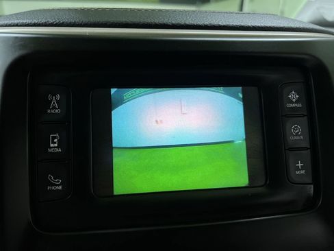 Used 2017 Jeep Cherokee Latitude w/ Comfort & Sound Group AWD/4WD image 21