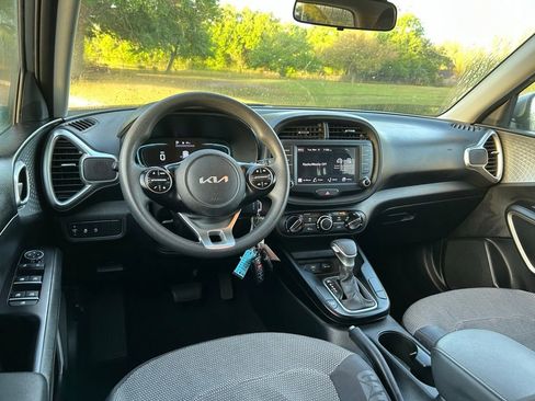 Used 2024 Kia Soul LX w/ Option Group 015 image 12
