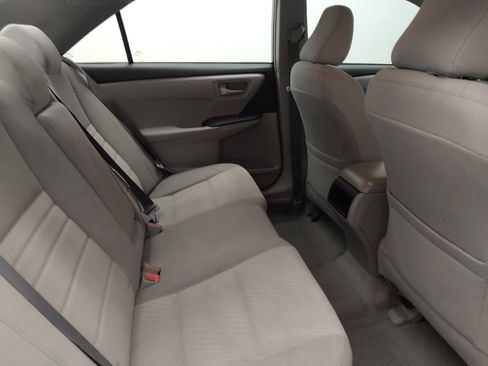 Used 2016 Toyota Camry LE FWD image 19