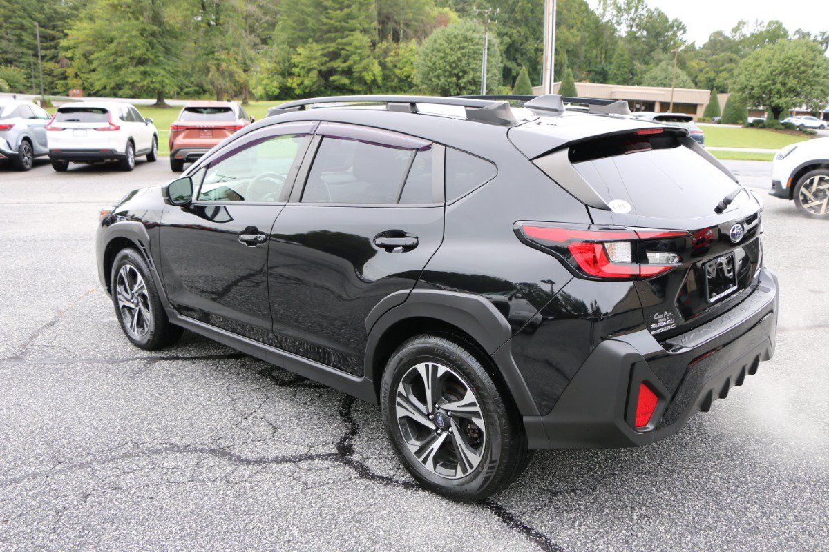 Used 2024 Subaru Crosstrek 2.0i Premium w/ Crosstrek Mirror Package AWD/4WD image 3