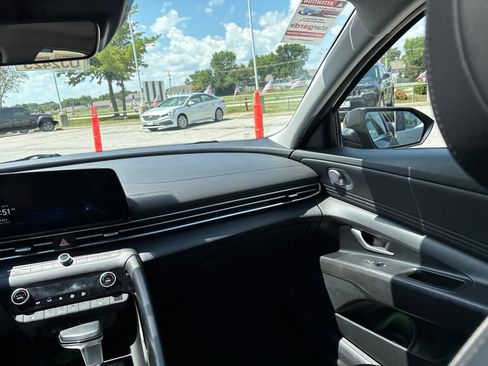 Used 2024 Hyundai Elantra Limited FWD image 53