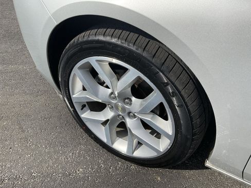 Used 2016 Chevrolet Impala LTZ FWD image 9
