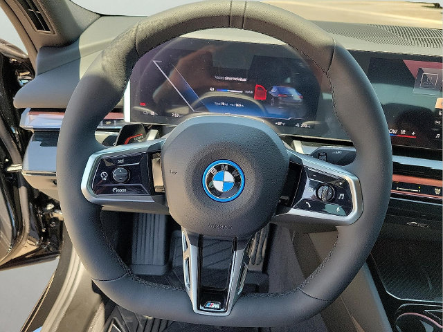 Used 2027 BMW i5 eDrive40 w/ M Sport Package RWD image 23