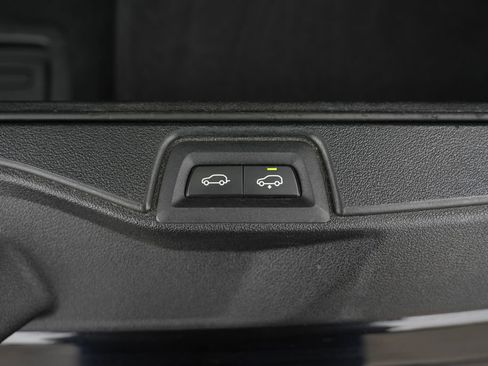 Used 2020 BMW X7 xDrive40i w/ Premium Package image 18