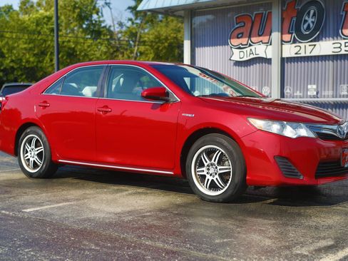 Used 2012 Toyota Camry LE FWD image 19