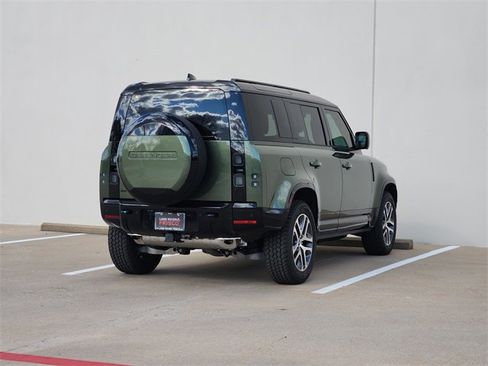 New 2026 Land Rover Defender 110 X-Dynamic SE image 4